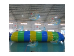 inflatable na patak ng tubig
