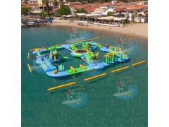 inflatable floating aqua park
