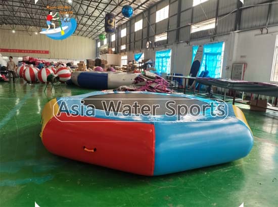 Ano ang Water Trampoline?